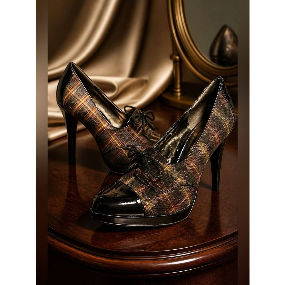 PLAID & PATENT 4” TIE UP HEELS by BANDOLINO 9M